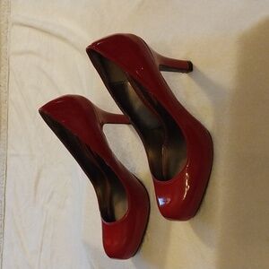 Women's Retro Vintage Red Patent Leather Look Pumps, Size 6.5M